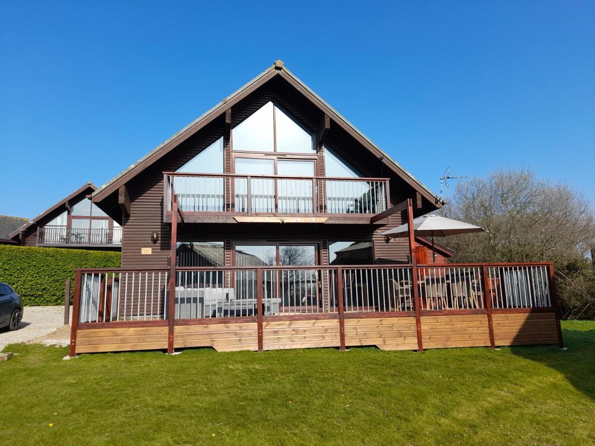 3 Bed Lodge With Ev Point Truro Kültér fotó