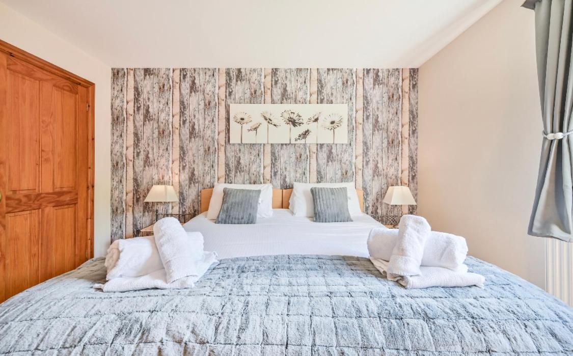 3 Bed Lodge With Ev Point Truro Kültér fotó